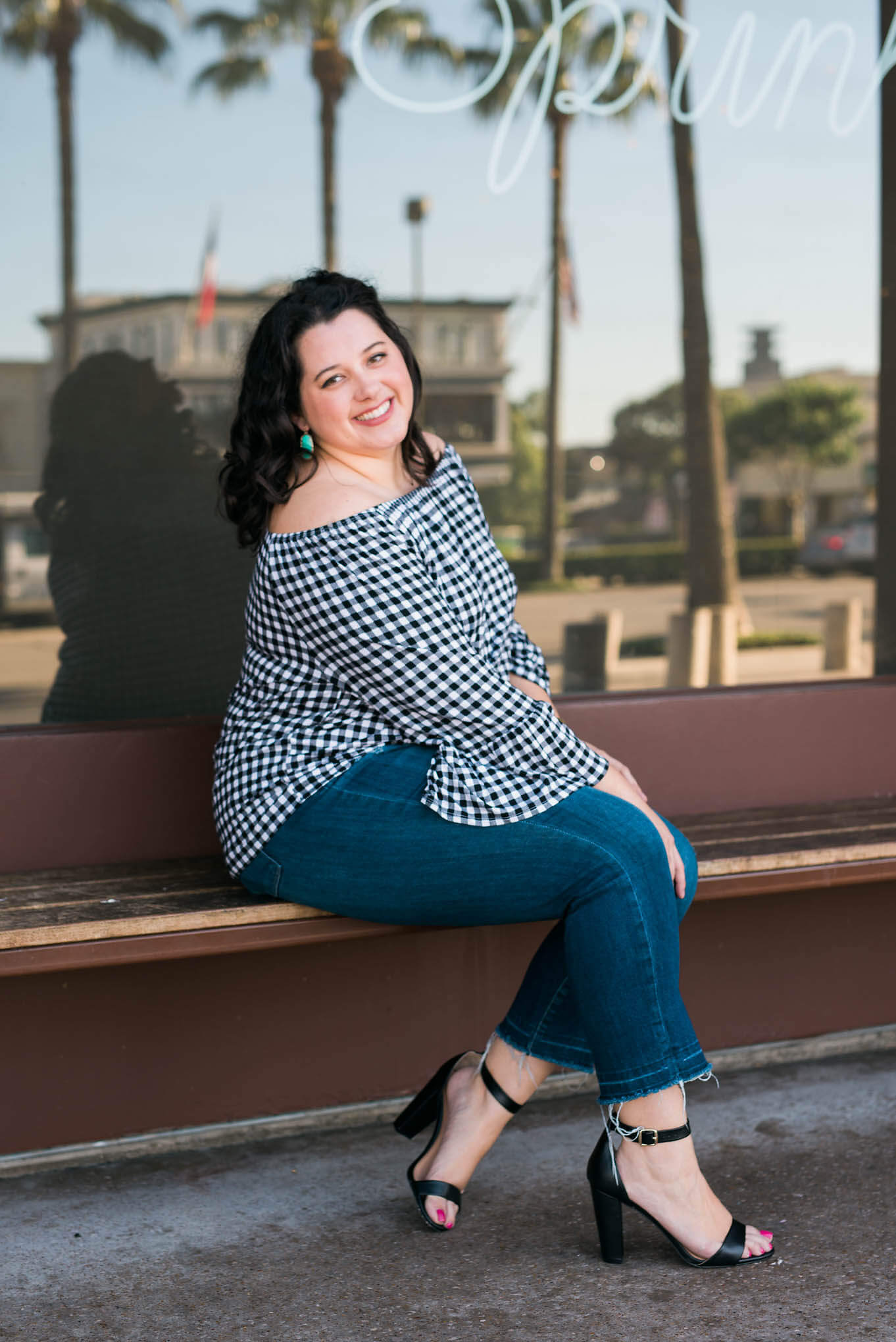 Off the Shoulder, Something Gold, Something Blue curvy style blog, Cynthia Ronson black and white off the shoulder gingham top, kut from the kloth jeans, kendra scott, just fab, kate spade, night on the town outfit, what to wear out, casual off the shoulder outfit