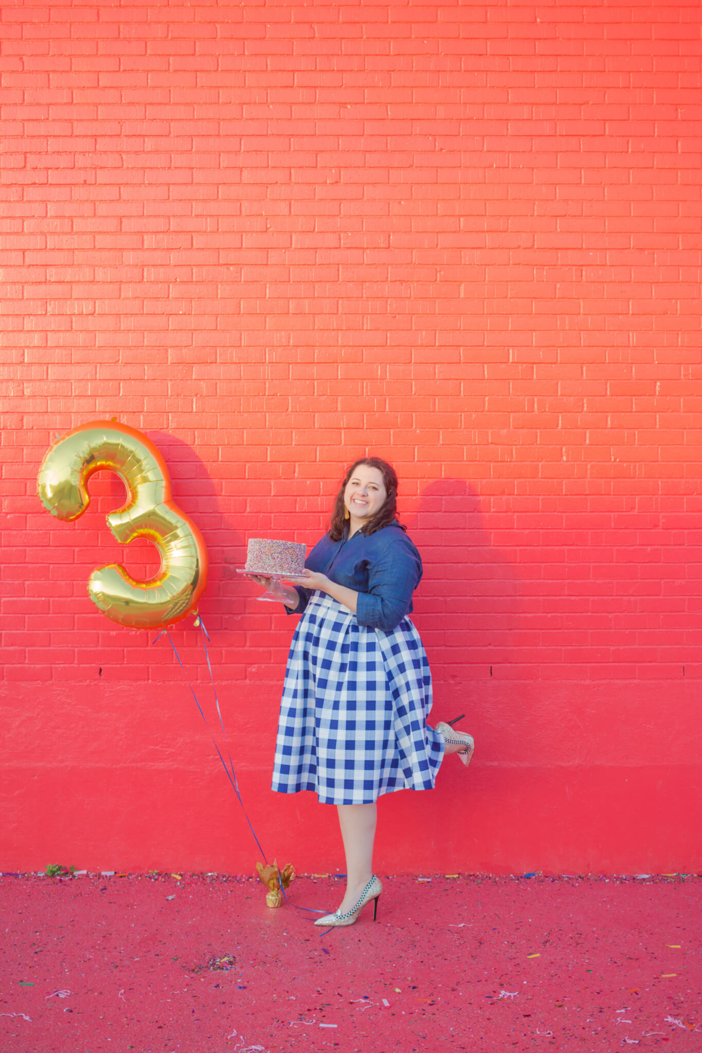 This blue and white gingham skirt from Eloquii is a blast to wear to celebrate my 3 year blogging anniversary! | Something Gold, Something Blue a curvy fashion blog by Emily Bastedo