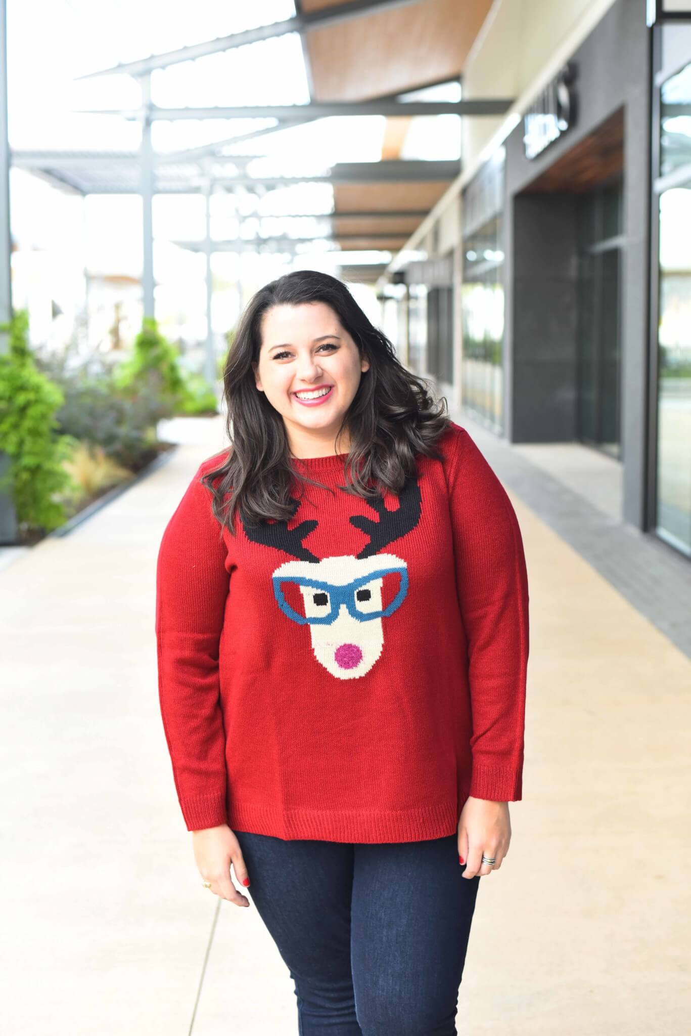 Black Friday is here which means its time to shop! Emily Bastedo from the curvy style blog, Something Gold, Something Blue has rounded up her favorite sales and items. - @EmilySGSB