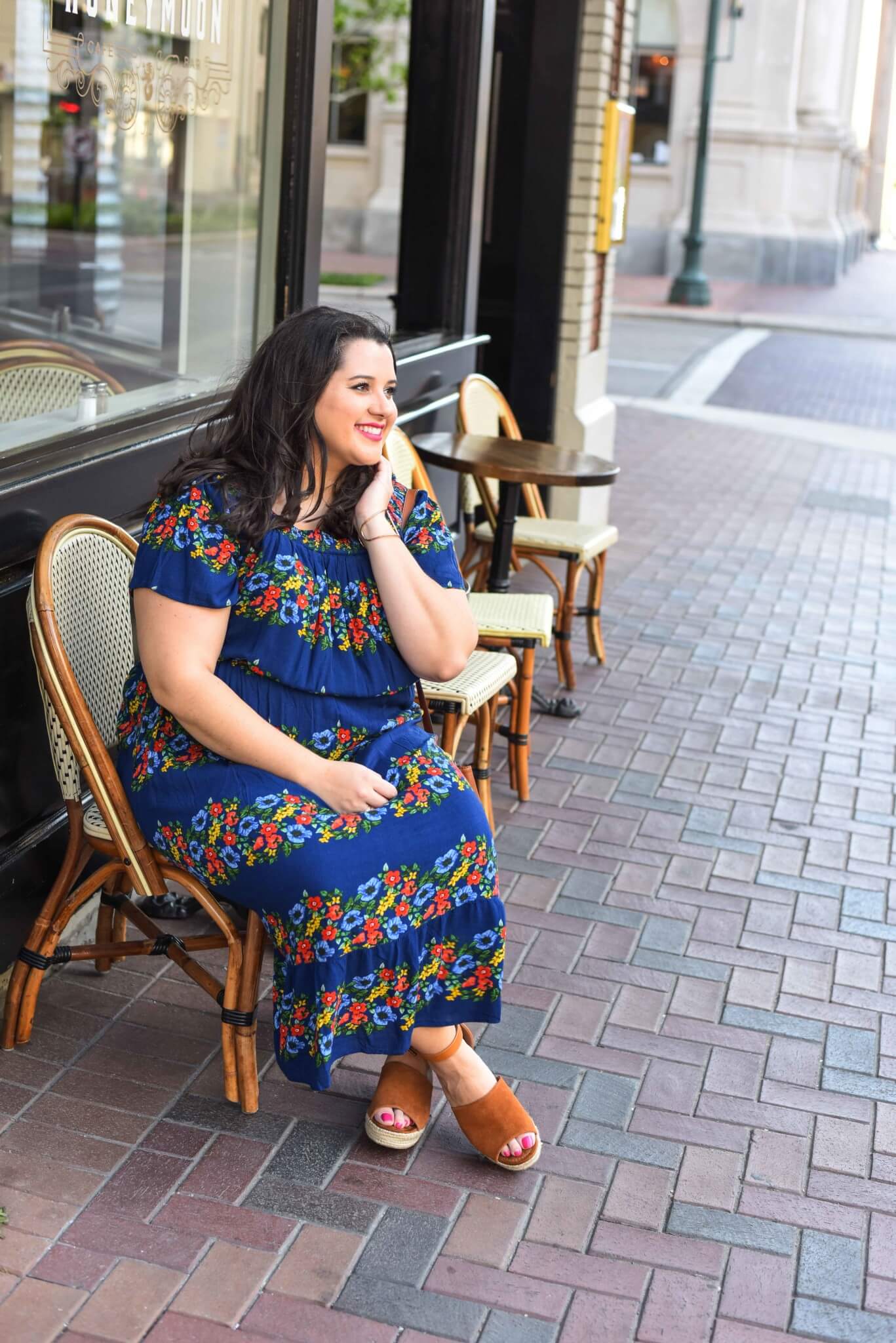 Floral prints are one of my favorite trends this spring season. And this gorgeous off the shoulder dress is one of the gorgeous ways that I am wearing the spring trend this season. Spring style, spring fashion, plus size style, plus size fashion