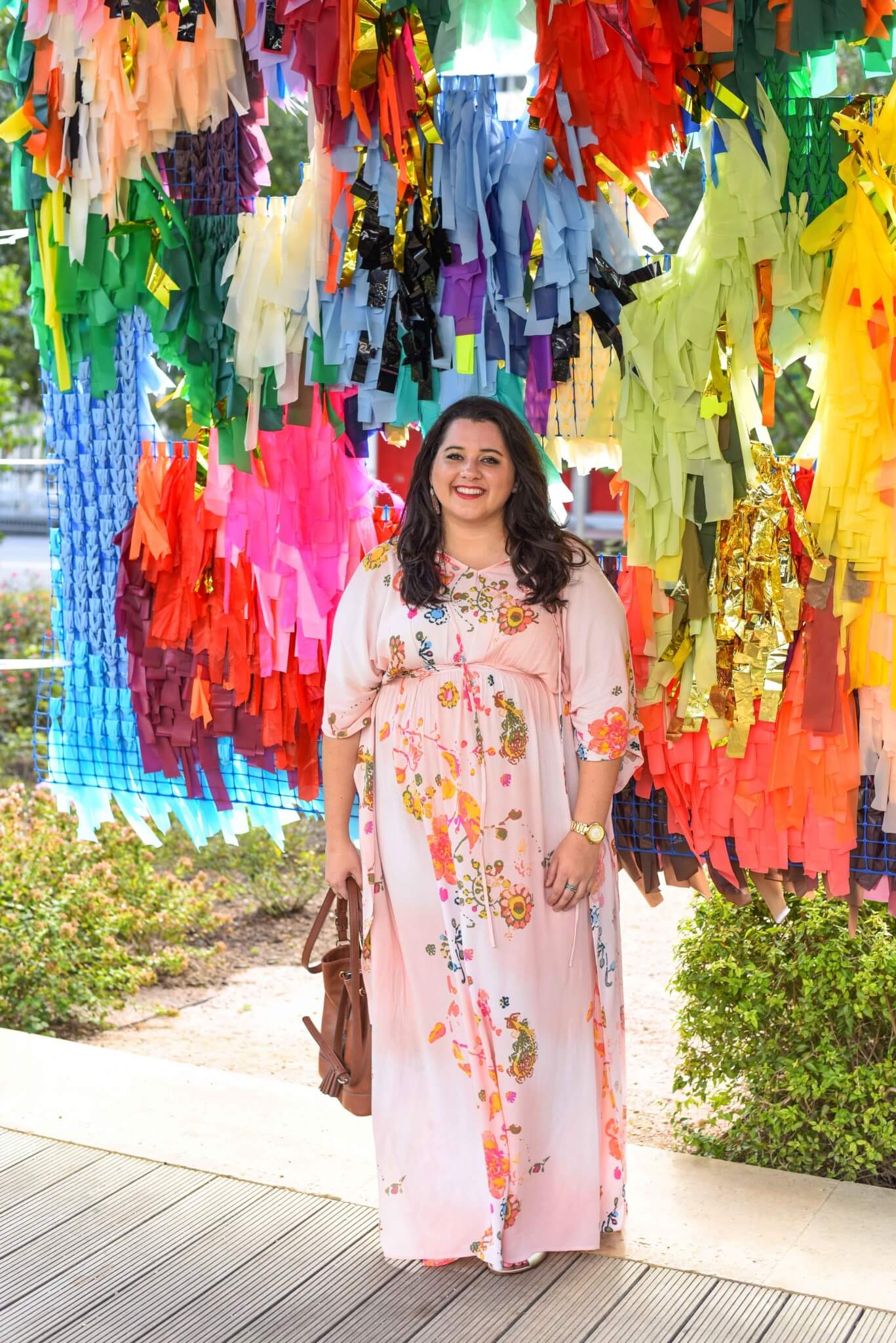 When looking for a maxi dress to include in my curvy closet, I always look for something that can easily transition from day to night. This plus size maxi dress from my Gwynnie Bee clothing subscription was perfect for roaming around Houston. #plussizefashion #plussizedresses