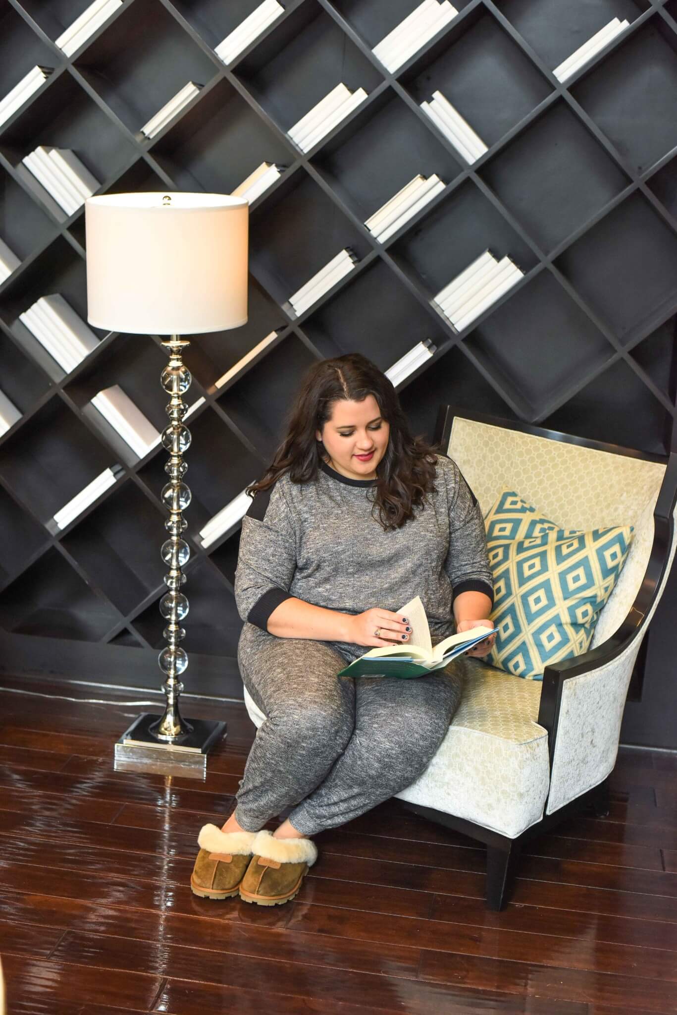 I'm starting to feel like my raggedy t-shirts and oversized pants don't meet my current lifestyle. As I get older, I find myself wanting coordinated sets that won't break my budget. These grey pajamas from Kohl's are the perfect start to my collection. #plussizesleepwear #holidaystyle 