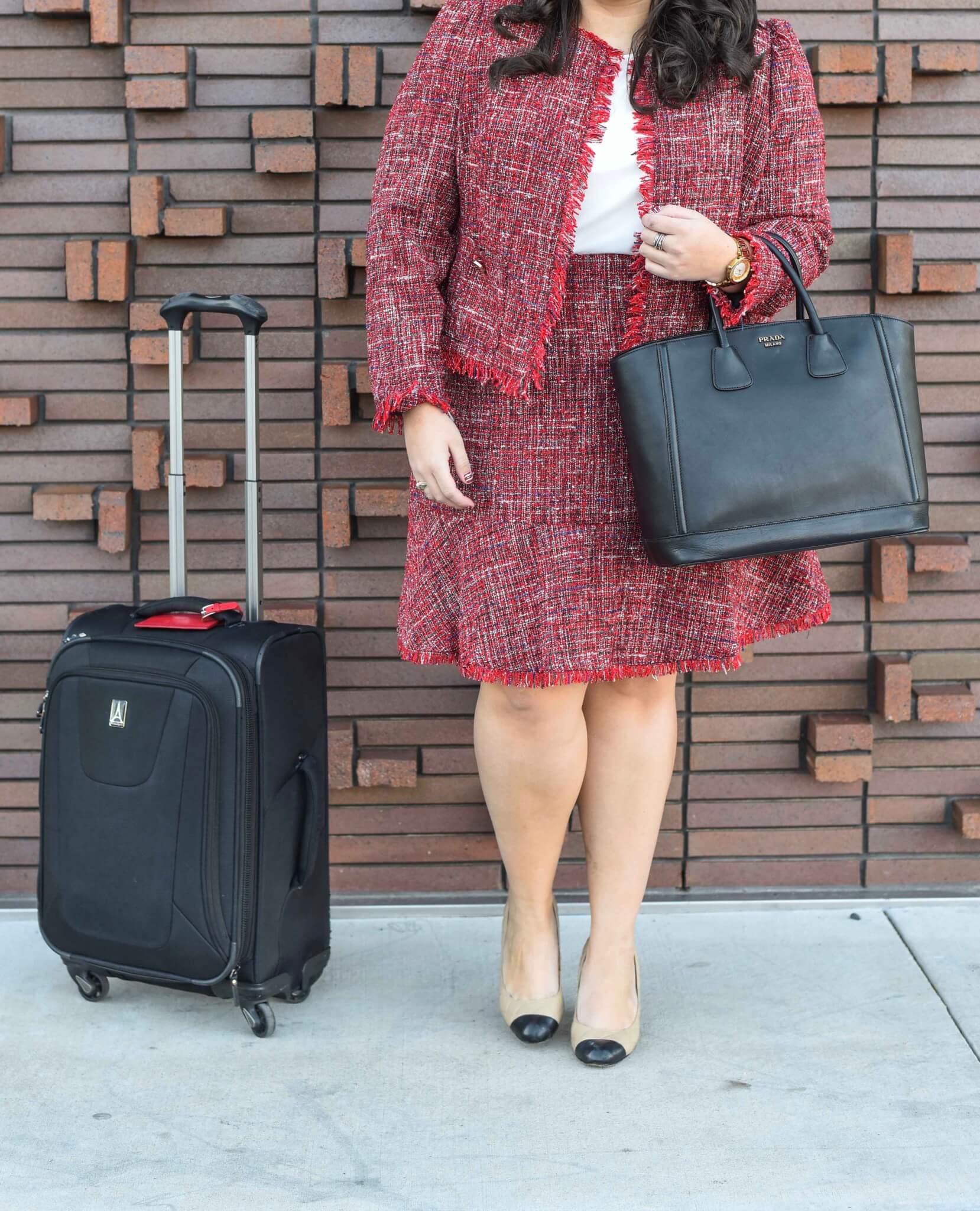 Wearing color to work should be a rule and this plus size suit is perfect for any business casual or business formal environment. #plussize #plussizestyle #workwear
