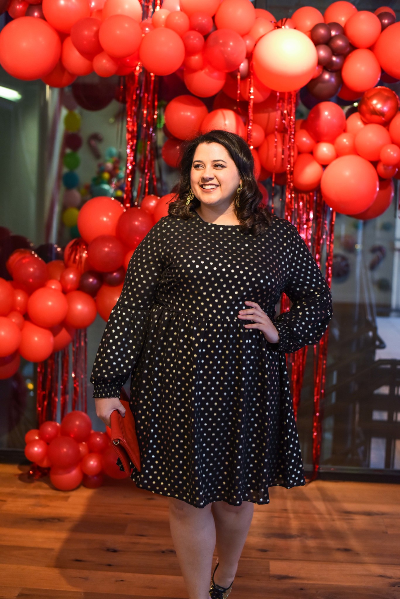 Finding the perfect holiday dress can be difficult. Plus size fashion blogger, Something Gold, Something Blue shares a LBD that can be worn for the holidays and throughout the years. #holidaystyle