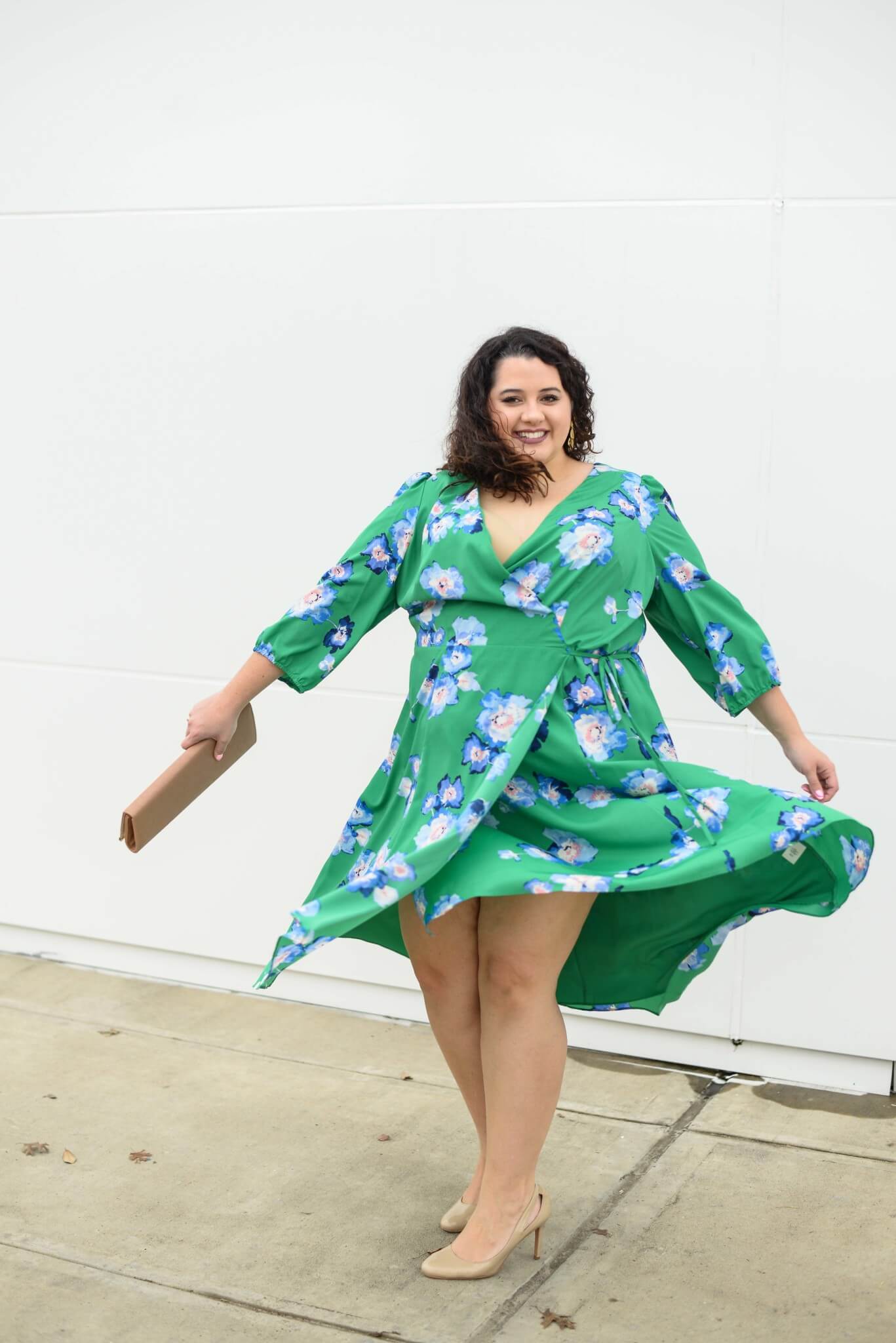 Easter weekend is just around the corner and this green floral plus size faux wrap dress is the perfect Easter Dress. 