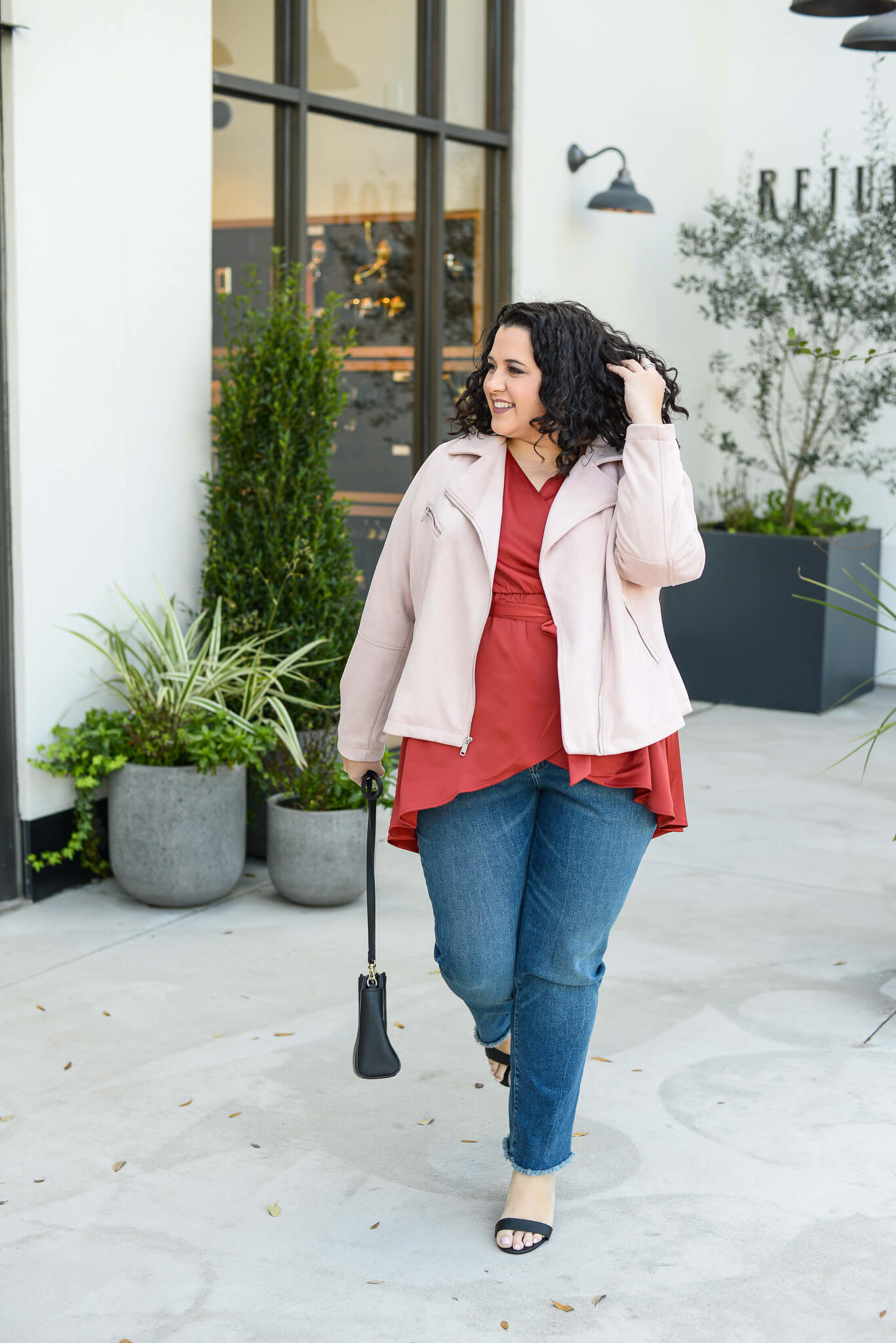 Walking into the weekend feeling super confident in this Lane Bryant blouse 